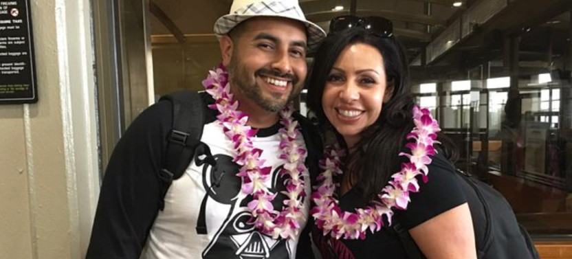 Kona Hawaii Airport - Classic Lei Greeting