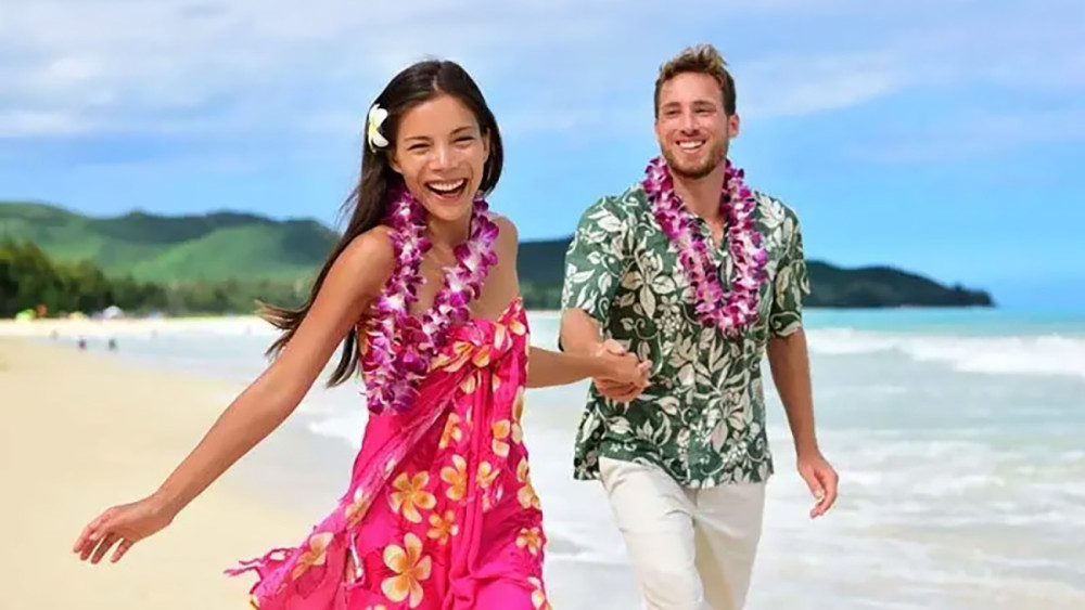 Kahului Maui Airport - Honeymoon Lei Greeting