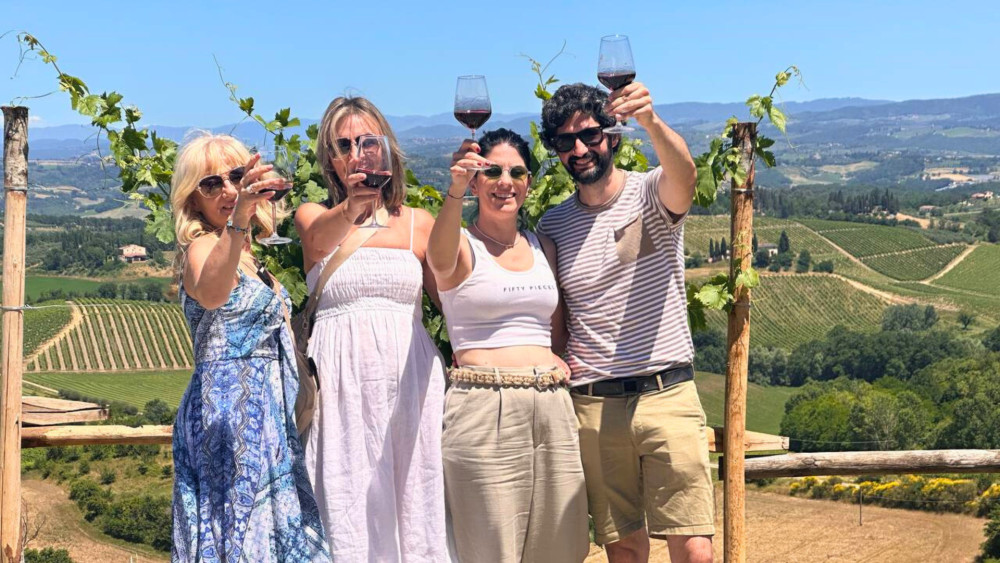 4-Day Tuscany Combo Tour with Vintage Tuk Tuk, Cooking Class & Wine