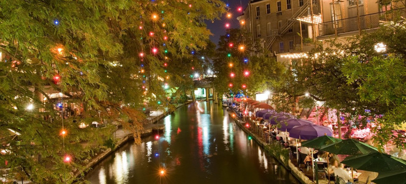 Scenic San Antonio Night Tour with Dinner