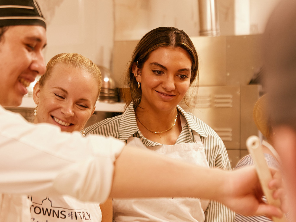 Nonna's Cooking Class in Florence: Market tour, Wine, Lasagna & Tiramisù