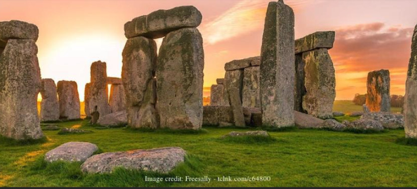 From Southampton to London: Private Transfer Including Stonehenge