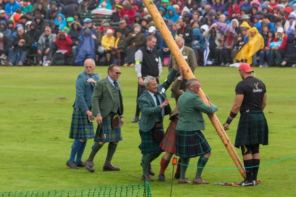 Highland Games tour from Inverness (16-seater coach)