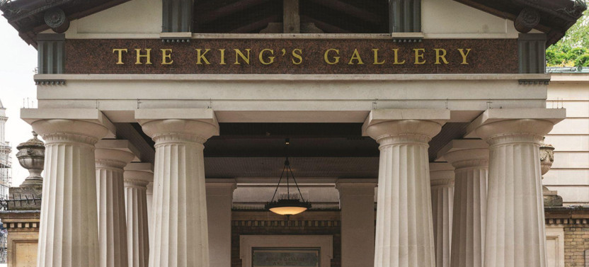 Changing of the Guard Guide Tour with King's Gallery & Option Royal Mews
