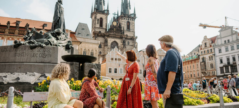 Private 5-Hour Prague City Highlights Tour with Local Lunch & Snack incl.