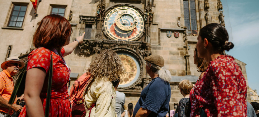 Private 5-Hour Prague City Highlights Tour with Local Lunch & Snack incl.