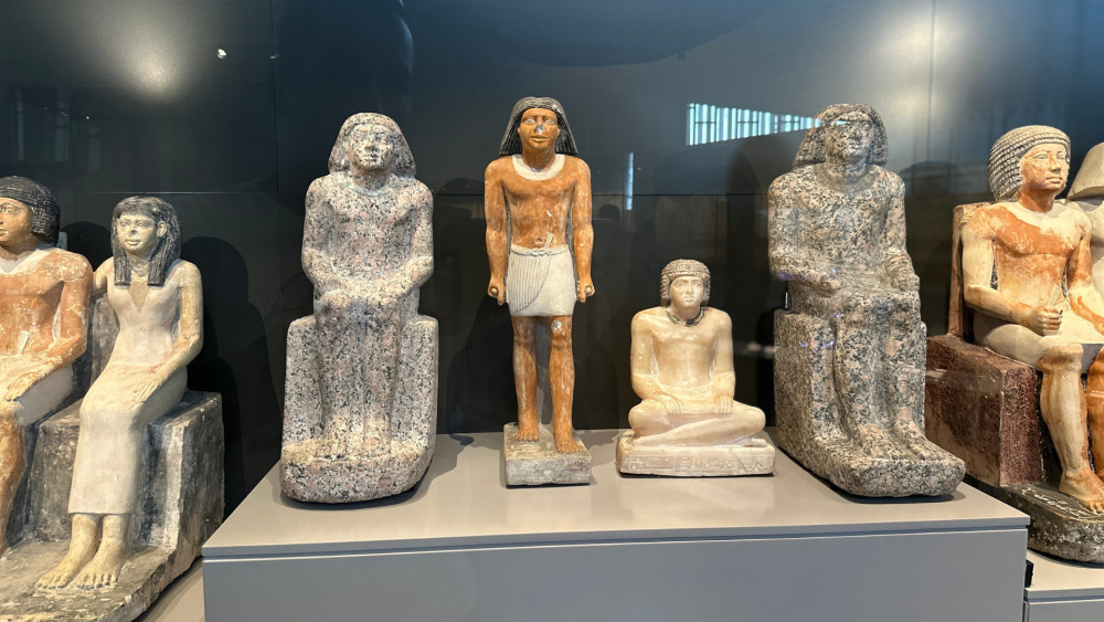 VIP Giza Pyramids by Golf Cart & Grand Egyptian Museum Experience