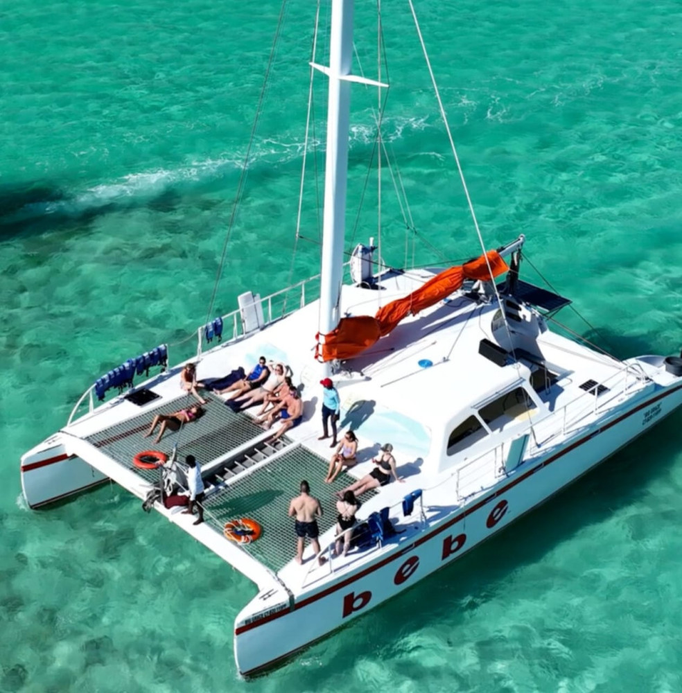 Cabo Rojo Catamaran Cruise to Bahía de las Águilas with Snorkeling