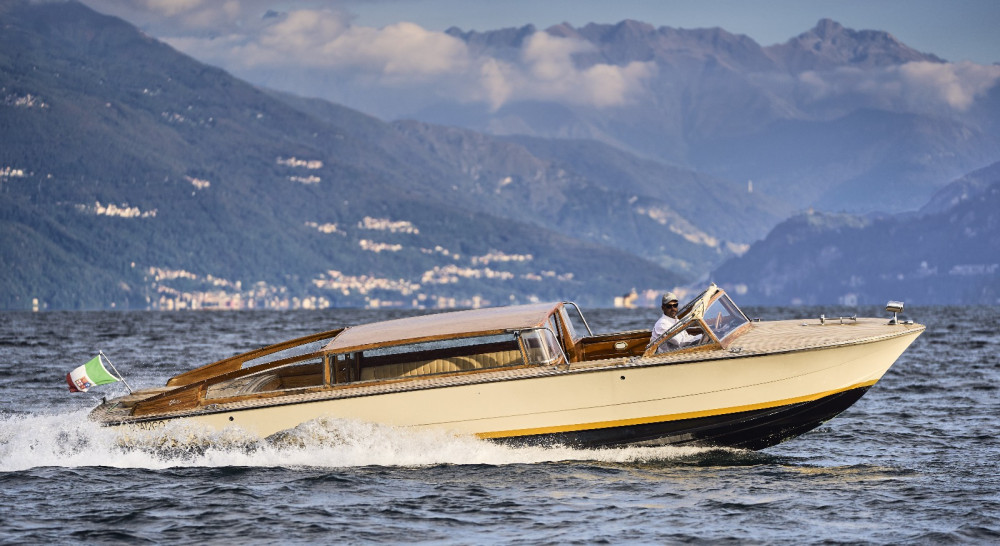 Private Boat Tour Wood Classic Boat D'este II