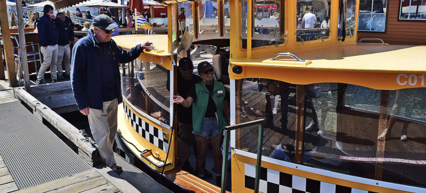 Pickle Pub Crawl on Victoria’s Scenic Inner Harbour