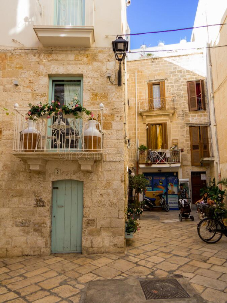 From Otranto or Lecce: Monopoli: Ostuni, Polignano a Mare