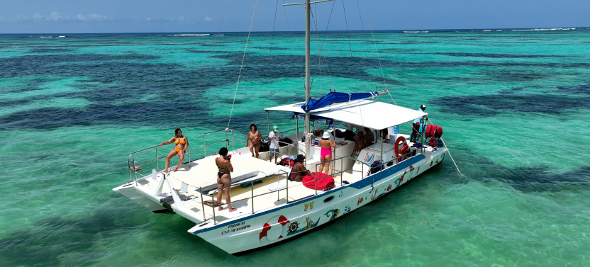 Punta Cana Private Sailing Charter for Up to 15 Guests – Medium Group