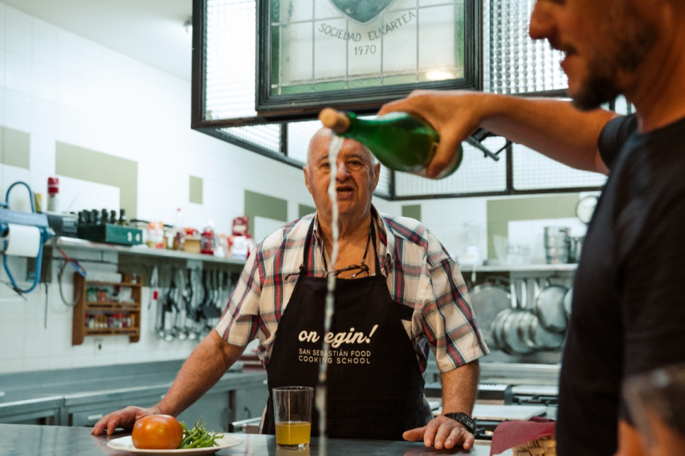 Hondarribia & Basque Gastronomic Society: Eat Like a Local