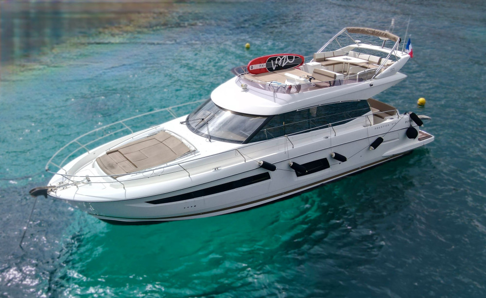 Private Yacht Charter - Prestige 550 FLY