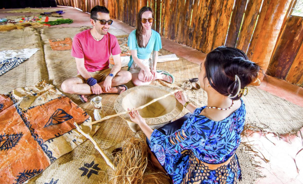 Express Tongan Culture in One Hour: Music, Kava & Ngatu Experience