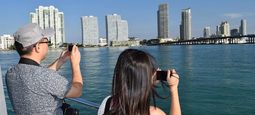 Miami Boat Tour with Hot Dog Sightseeing Cruise