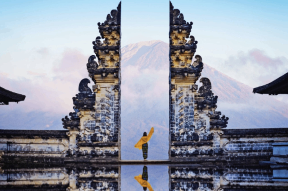 Private Bali Instagram Highlights Tour with Gate of Heaven & Waterfall