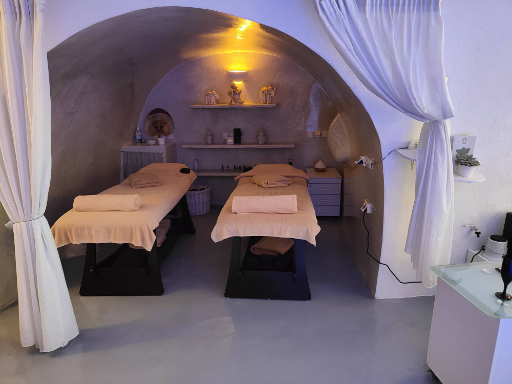 Relaxing Aromatherapy Massage In Imerovigli