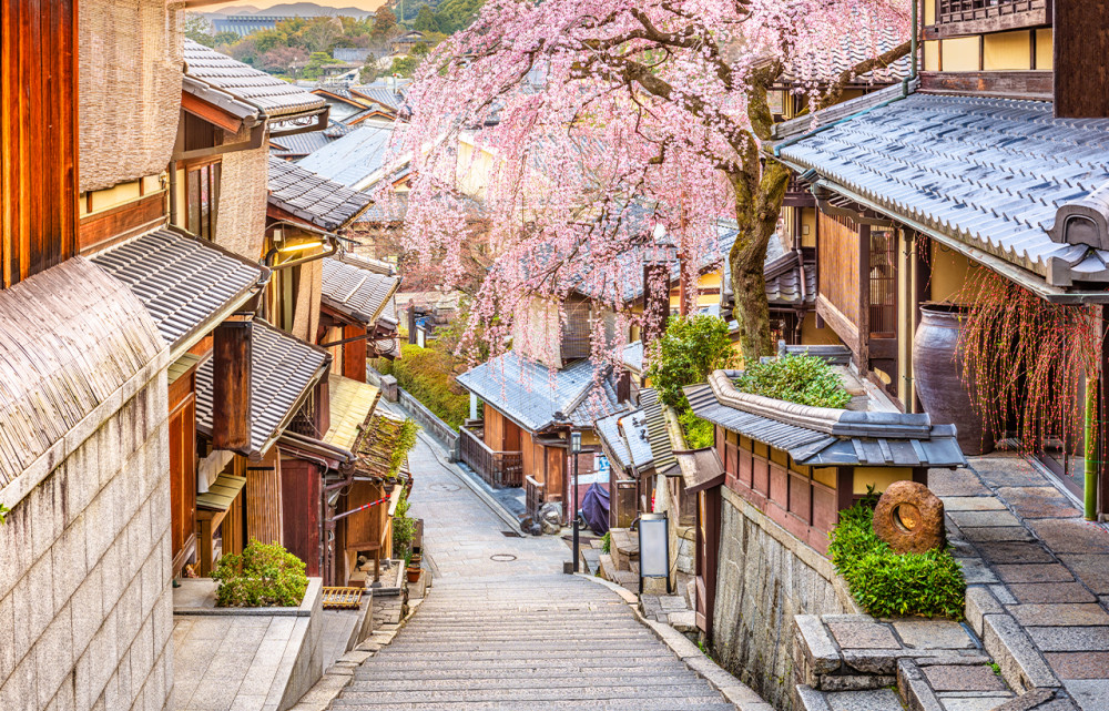 Classic in-depth tour of Kyoto’s Japanese style and ancient charm