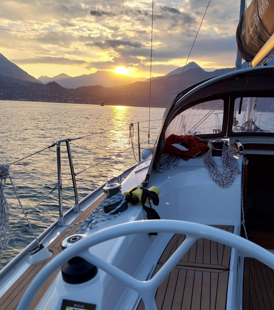 Lake Como Exclusive Sailing Experience with Lunch and Villa Melzi