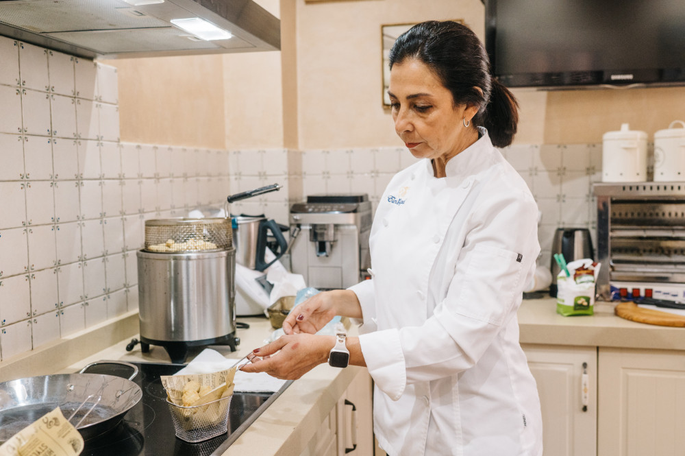 Andalusian Cooking Class in a Historic Seville Villa with Elena