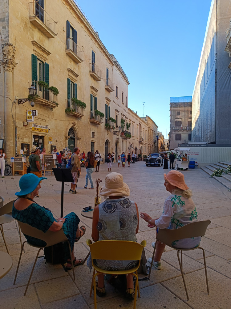 Lecce Walking Italian Class: Learn to Speak Italian tour
