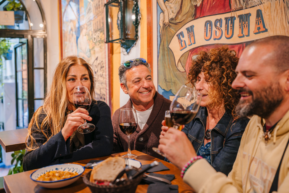 Malaga Market Tapas & Drinks Tour with a Local