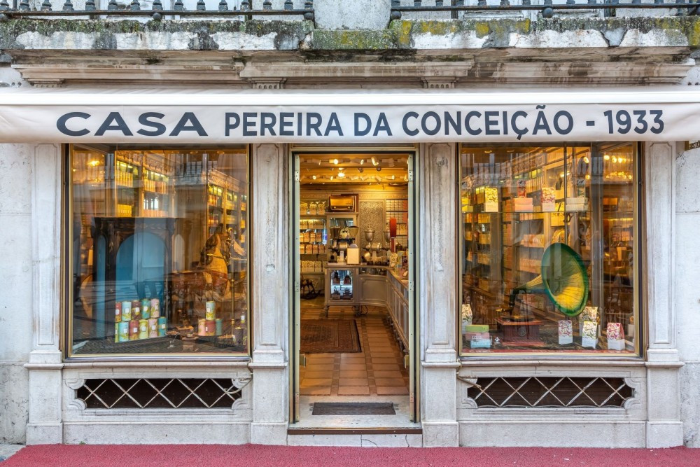Lisbon Dessert Walk Through Historic Cafés with a Local Foodie, Defne