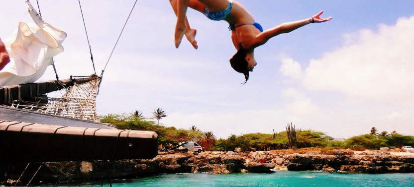Sunset Schooner Sail with Open Bar & Rope Swing in Aruba