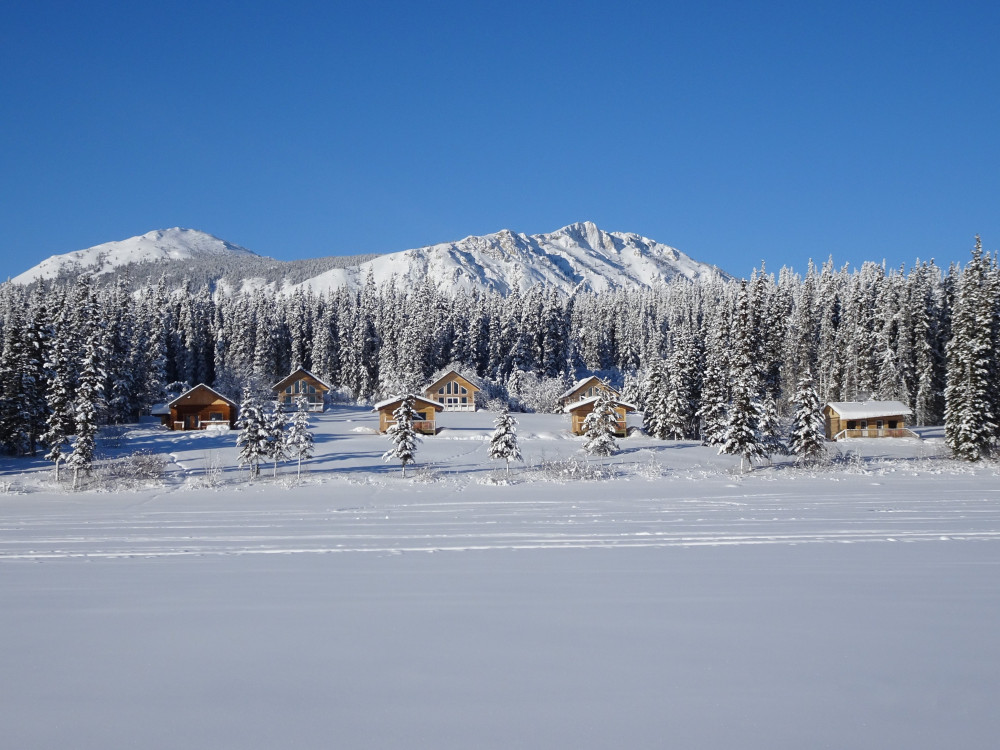 5-Day Yukon Winter Retreat with Cozy Lakefront Cabins at Southern Lakes Res