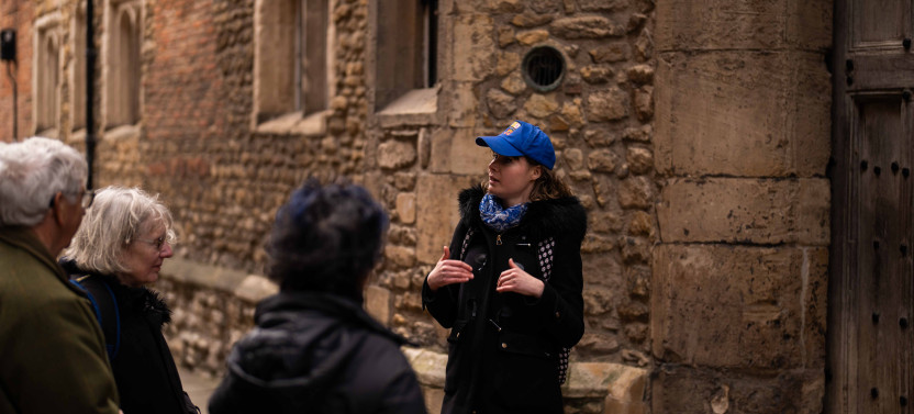 Private Spanish Cambridge Alumni-led Cambridge Tour w/opt King's Chapel