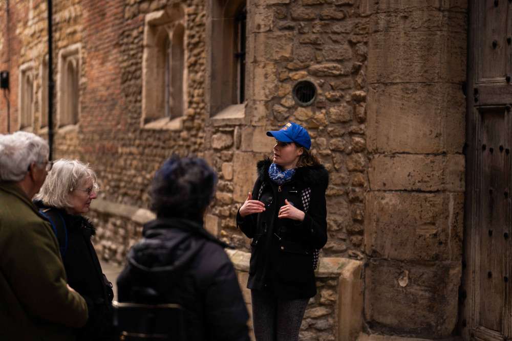 Private Spanish Cambridge Alumni-led Cambridge Tour w/opt King's Chapel