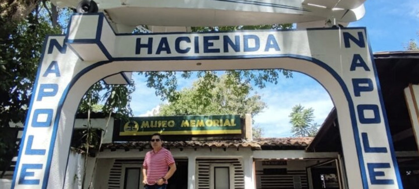 2-Day Napoles Private Tour with Guide, Transportation, and Hotel