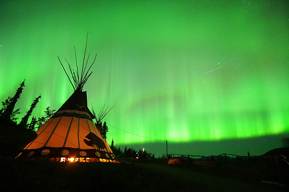 4-Day Northern Lights Aurora Viewing Getaway in Whitehorse Yukon