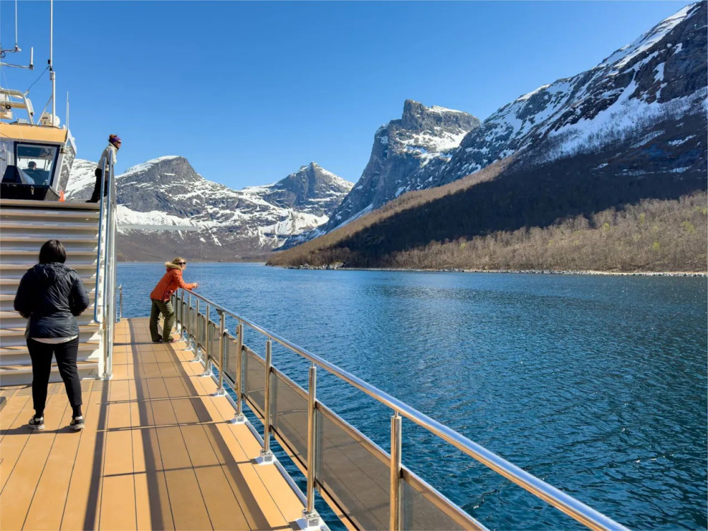 Silent Kjerringøy Coastal Cruise