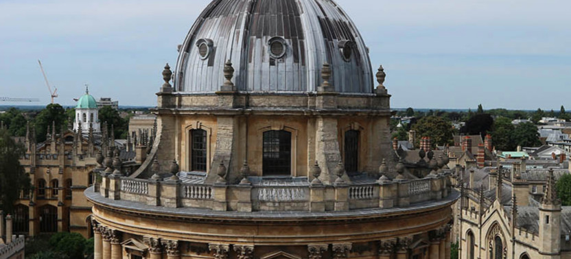 Private Oxford University Highlights Tour with Blue Badge Guide