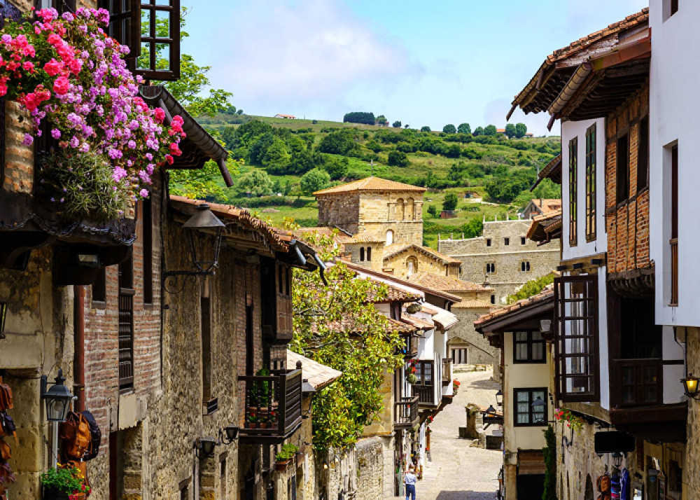 Capricho de Gaudí, Santillana del Mar and Santander from Bilbao