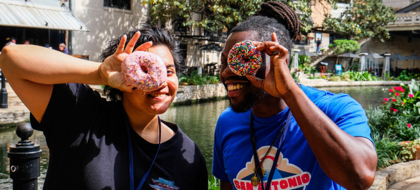 San Antonio: Historic River Walk Donuts & Sweet Treats Tour