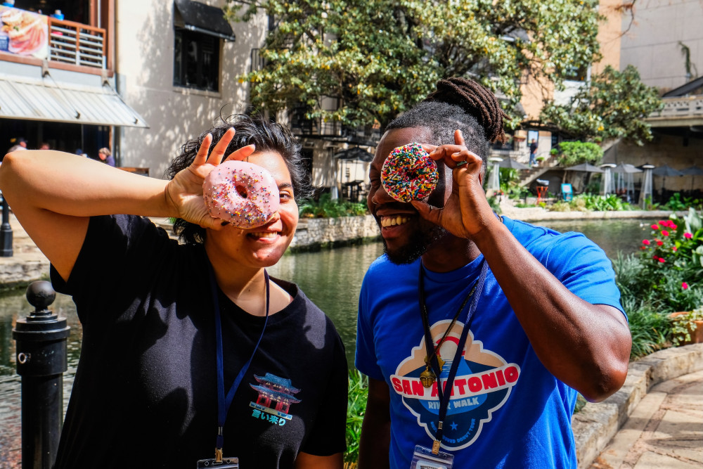 San Antonio: Historic River Walk Donuts & Sweet Treats Tour