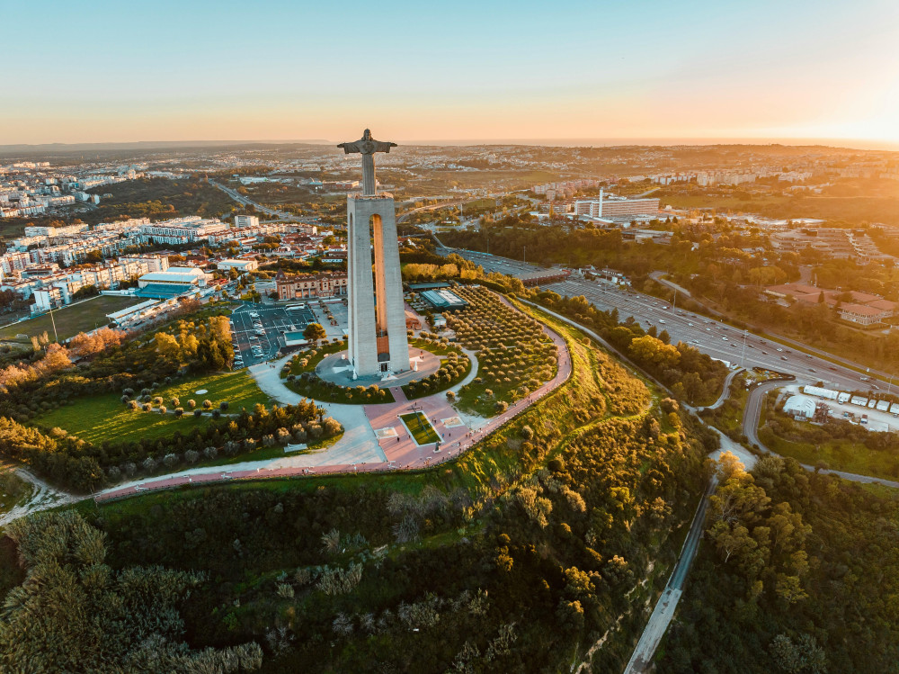 Arrábida & Sesimbra Private Wine Experience with 2 Wineries from Lisbon