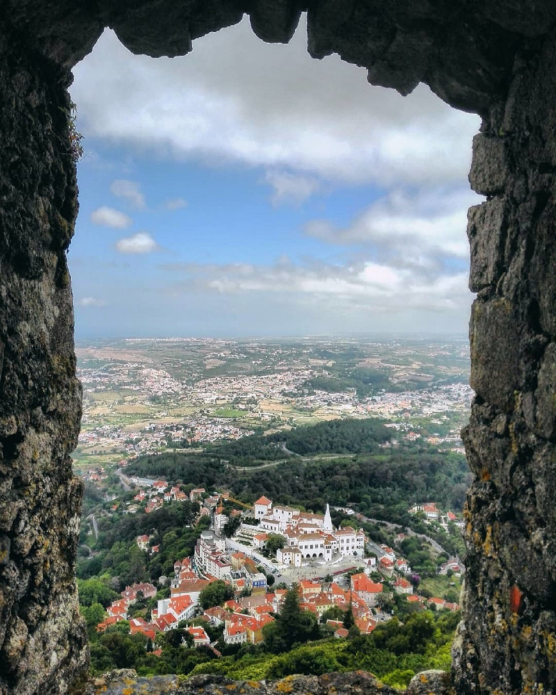 Private Sintra Walking Tour With Historian: Legends & Medieval Tales