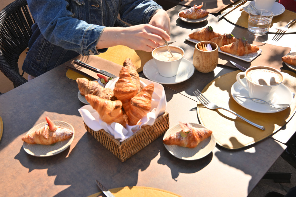 The Rome Breakfast Tour: Morning Bites by the Colosseum
