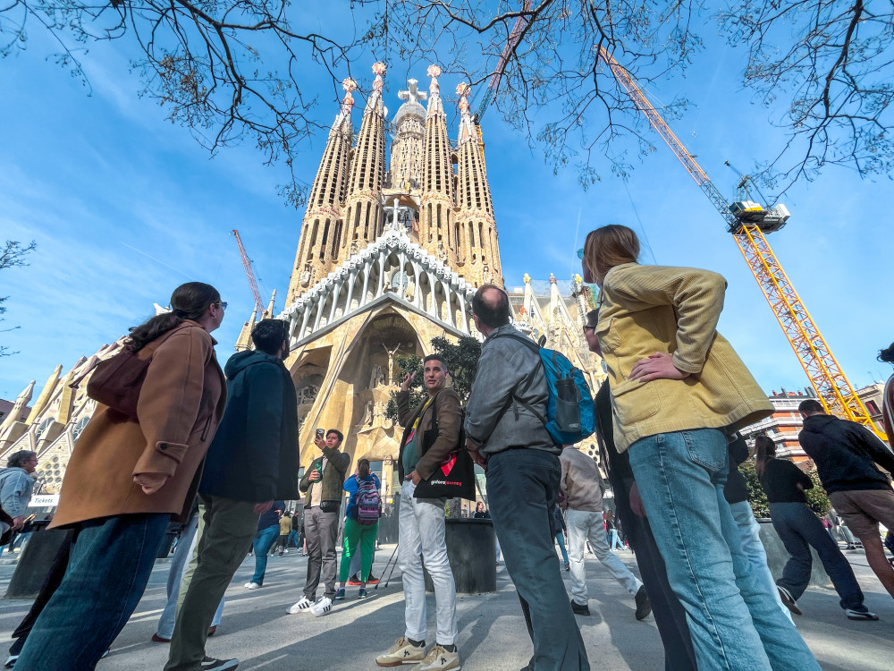 Small Group Sagrada Familia Skip the Line Tour