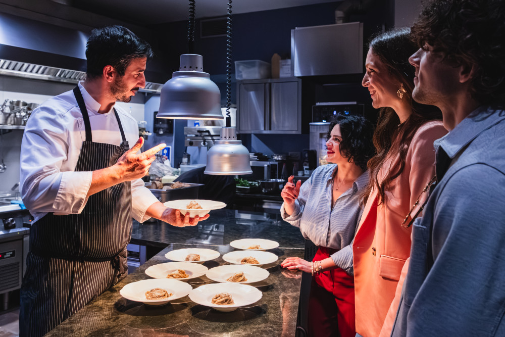 Rome VIP Dinner Tour: Truffle, Wine & Private Trevi Fountain View