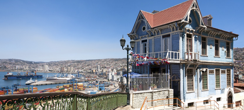 Colorful Valparaíso & Viña del Mar Art and Coastal Highlights Tour