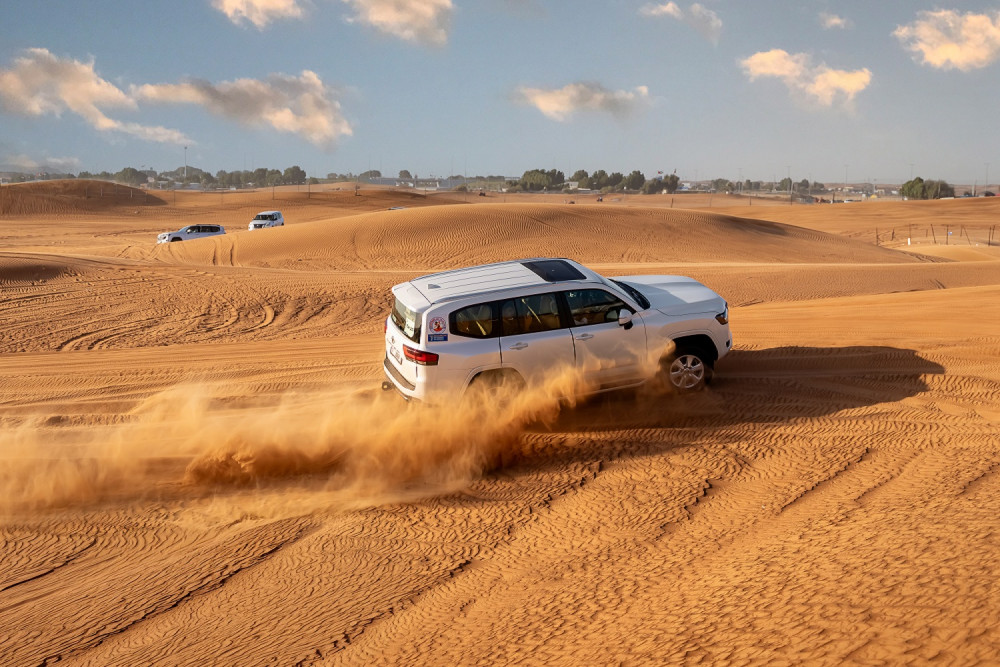 4-Hour Morning Desert Safari with Sandboarding