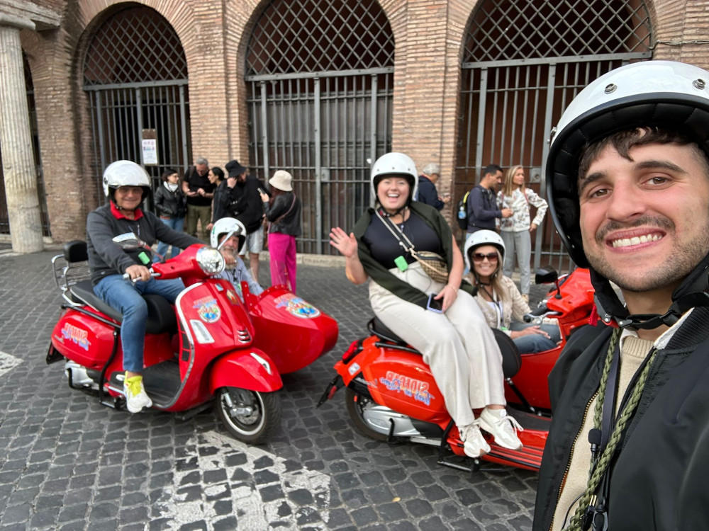 90 mins Semi Private Vespa Sidecar Private Tour
