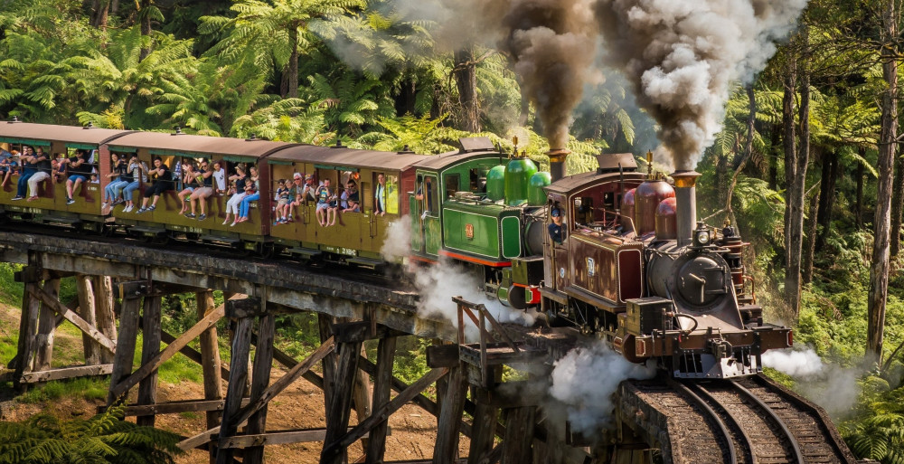 Puffing Billy and Healesville Sanctuary Scenic Bus Tour