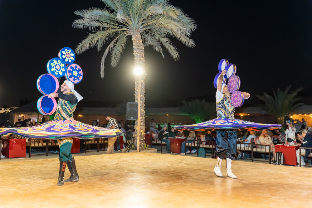 6-Hour Tour- Dinner in the Desert with Traditional Show