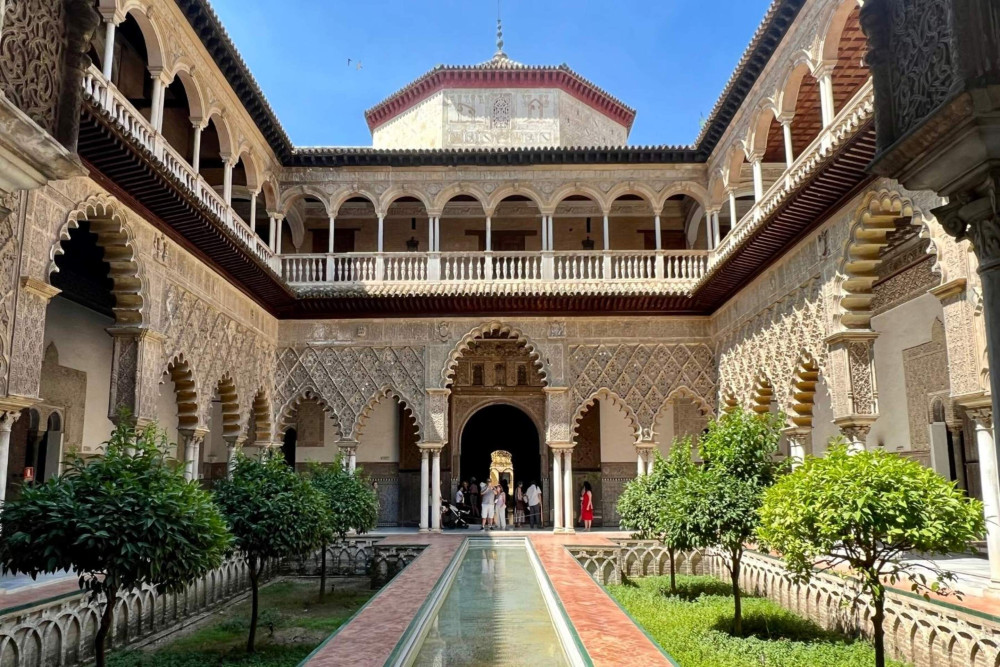 Seville Family Adventure: Alcazar & City Private Kids Tour